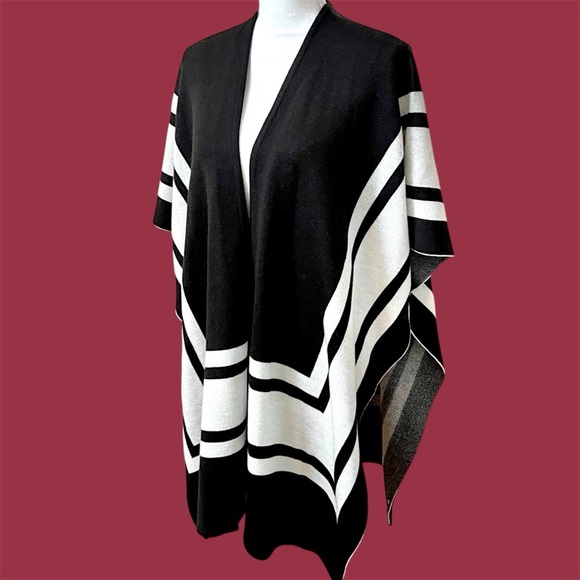 LOFT Black & White Sweater Cape with Arm Holes Size XS/S Like New - Picture 2 of 8